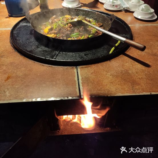 品阁山庄柴火鸡·新配川菜