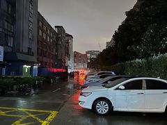 -沃尔玛上海田林店-地面停车场