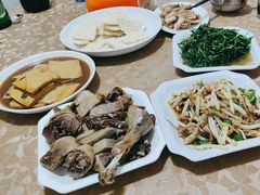 -山里人家土菜馆(茅山店)