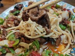 -歹歹的加个面过油肉拌面