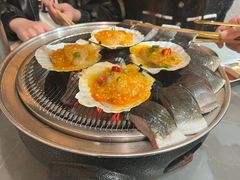 -围炉肉舍•炭烤活鳗•丹东海鲜烤肉(步行街店)