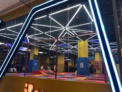 -爱蹦iBOON蹦床运动馆(江汉店)