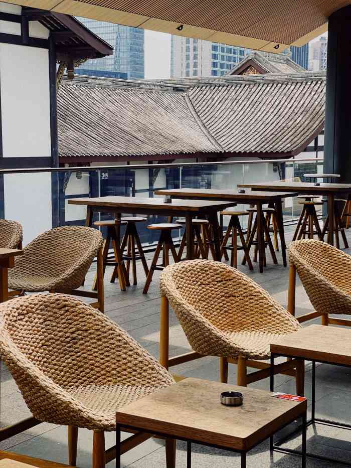 宜北町(太古里二店)-"这么冷的天,他家里里外外还坐满了,真的是.