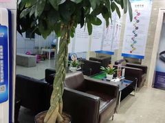 -茂菊口腔连锁(浦东南路店)