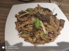 干炒牛河-李记潮汕砂锅粥(营福路店)