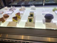 -Fridi Patisserie Cafe