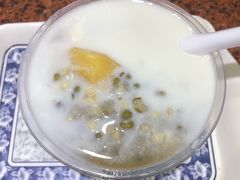 绿豆薏米加番薯加鲜奶-百花传统甜品店(原址店)