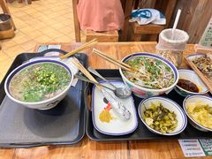 -云阿蛮云南生烫牛肉米线(奉贤路店)