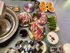 -围炉肉舍•炭烤活鳗•丹东海鲜烤肉(步行街店)