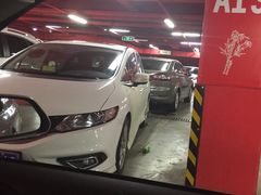 -欧尚超市苏州店停车场(金鸡湖路店)
