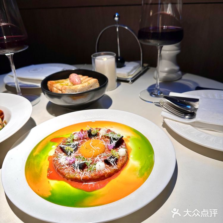 文艺又高雅 | 窗外是老电车,窗内是西餐厅