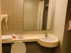 -白玉兰商务酒店(沈阳陆军总院店)