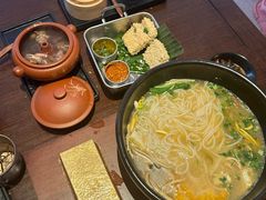 -银米·云南传统过桥米线(双廊黑金冠店)