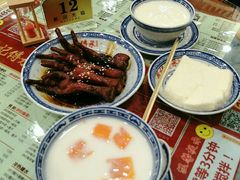 -赵记传承特色牛奶甜品(泉城广场店)