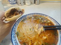 -烤鸭肉夹馍鸭汤店