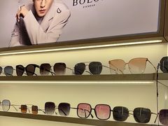 -爱视眸Eyeblling眼镜·依视路·蔡司镜片折扣店(百联南方商城购物中心)