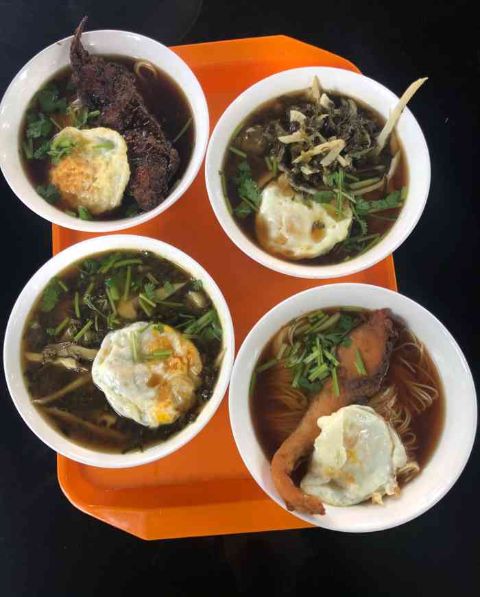 兴福望岳楼老面馆-"听说兴福寺的蕈油面很好吃,常熟当地人早晨.