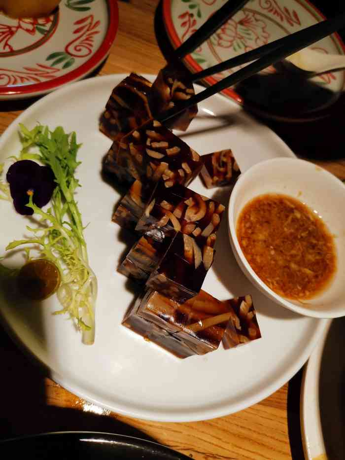 小放牛(中山路北国商城店)-"菜品很精致, 我基本上是按照点评排序点的