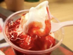 草莓新地-麦当劳(茂名电白分店)