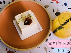 -公园北鹿·铃兰餐厅(齐盛湖店)