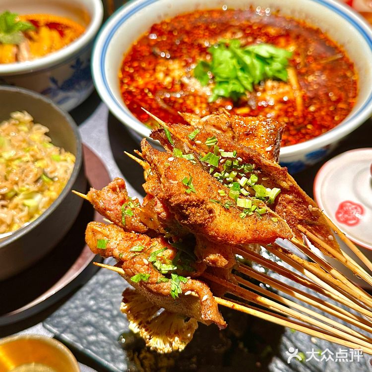 上海终于也有正宗的乐山菜馆子啦‼️