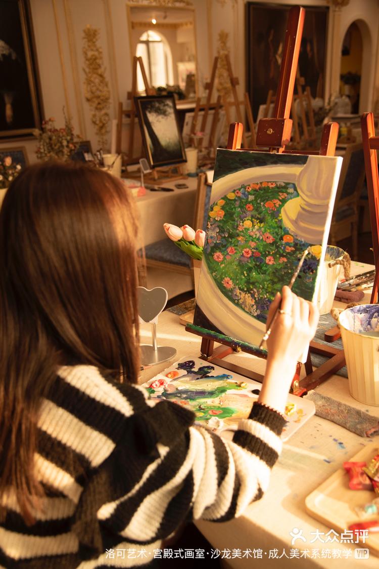 查看高清大图 洛可艺术·宫殿式画室·沙龙美术馆·成人美术系统教学