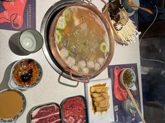 -牛村来人潮汕牛肉火锅(西单店)