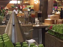 -华邑酒店·鲜艳全日自助餐厅