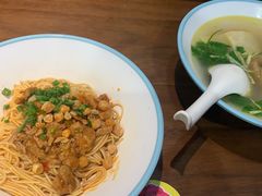 -小杨生煎(白玉兰广场店)