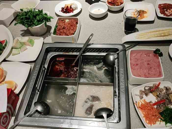 海底捞火锅(观澜湖新城店)-"[薄荷]环境:环境高大上,在观澜湖新城的.