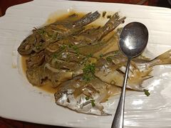 铁锅烧杂鱼-聚缘堂·海鲜私房菜(松岭路店)