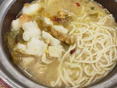 石锅酸菜鱼-周鱼小馆石锅酸菜鱼(活力汇店)