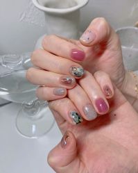 -Momo nail 日系美甲