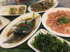 -四川小胡子海鲜(丁村万人海鲜广场店)
