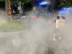 -瑞虹新天地月亮湾