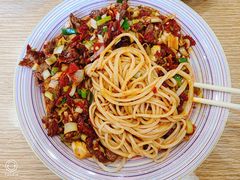 -歹歹的加个面过油肉拌面