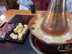 -果松木炭酸菜铜火锅·外婆参鸡汤