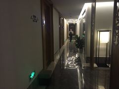 -新盈光·云会所(百丈东路店)