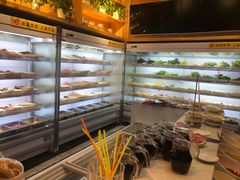 面包甜点陈列柜-袁记串串香(川师店)