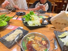-呷哺呷哺(普陀乐购真北店)