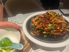 葱爆孜然羊肉卷富春饼-桂满陇·海市蜃楼·黑金(国金店)