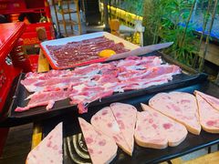 -二荆条·蜀鲜汇城市森林火锅