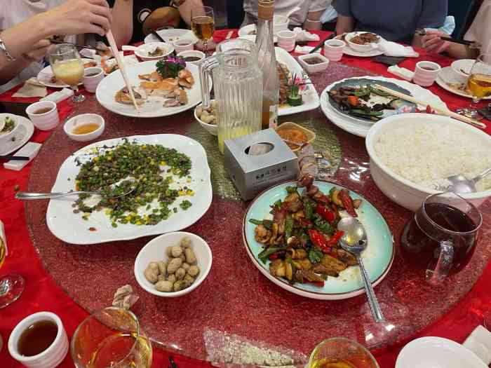 北海渔村酒楼(新华店)-"服务很差.本来周末常来这里喝茶,位置和口.