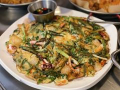 海鲜葱饼-富乐满韩国正宗炸鸡韩国料理(虹泉路店)