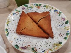 咖喱吞拿鱼角-喜莲咖啡