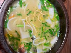 -良米山·云南野生菌过桥米线(上海首店)