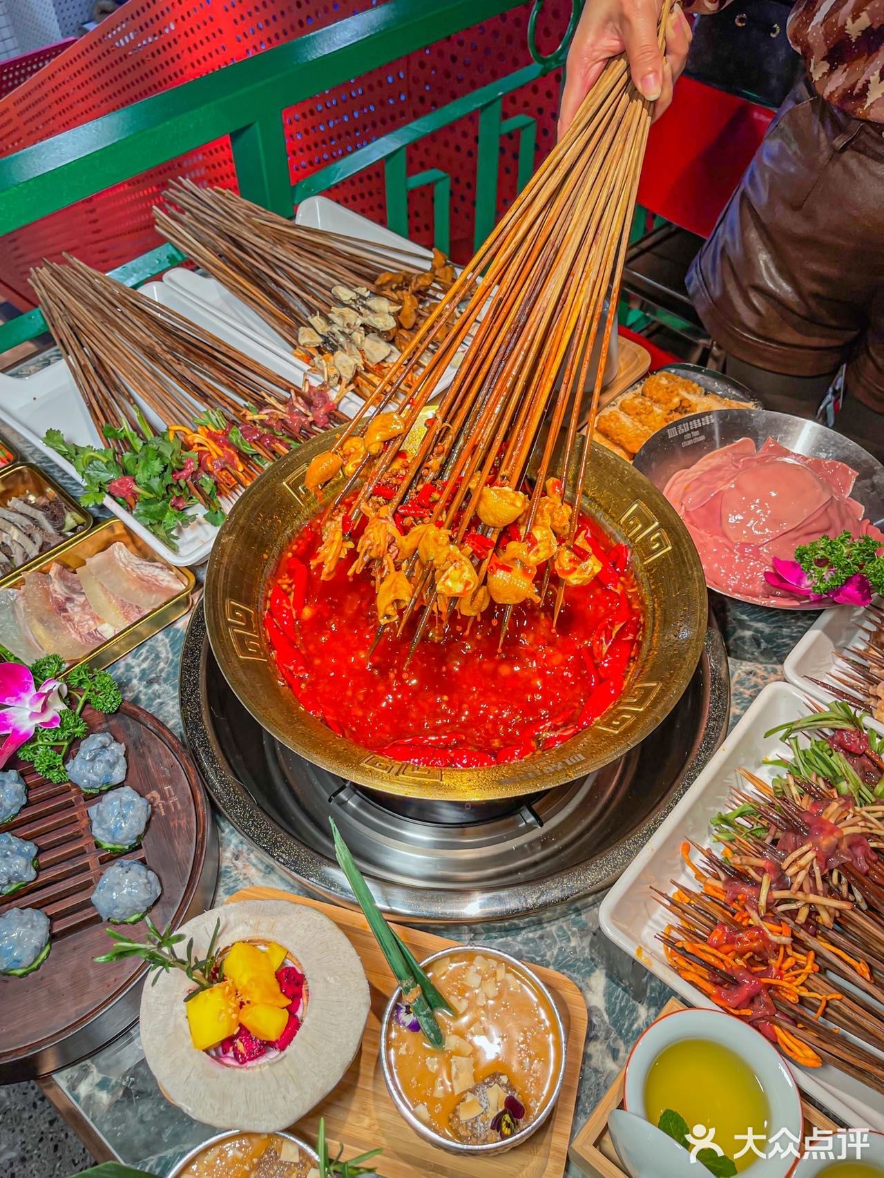 去重庆就为了这一口水果椰子冻🔥椰子脑袋冲  