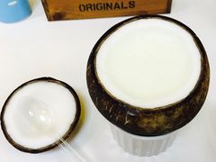 -志龙皇冠吃货椰子铺