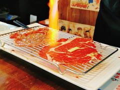 铺天盖地顶级澳牛肉火焰寿司-仙隐小鹿中華の日料(正弘城店)