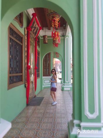 槟城融合英国殖民，马来人，华人，印度人，是个不折不扣